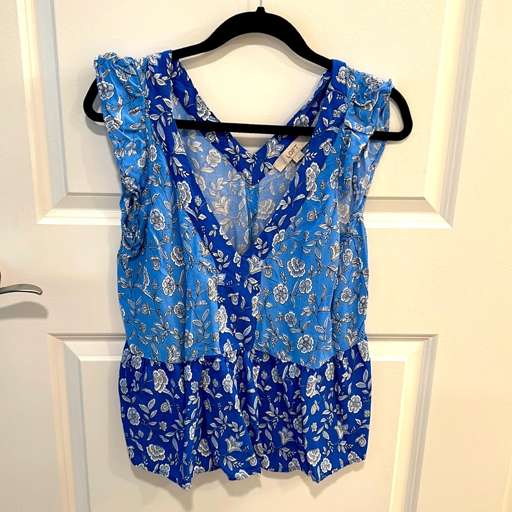 Colorful and flattering LOFT top, worn once